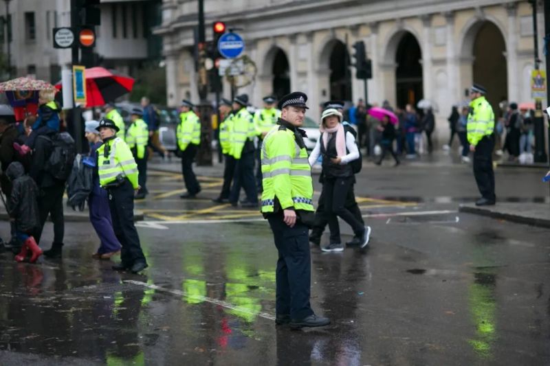 DM柔软亲肤多色彩反光执勤雨衣，握别雨天闷热，更安全更舒服